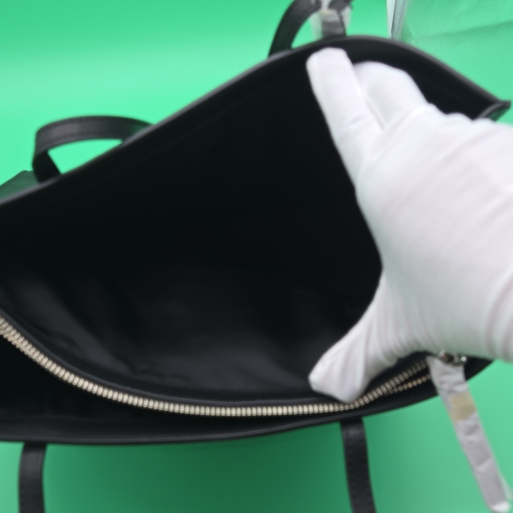 Marc Jacobs 2025 Wizard Of Oz Collection Black and Green Tote Bag - Picture 6 of 7